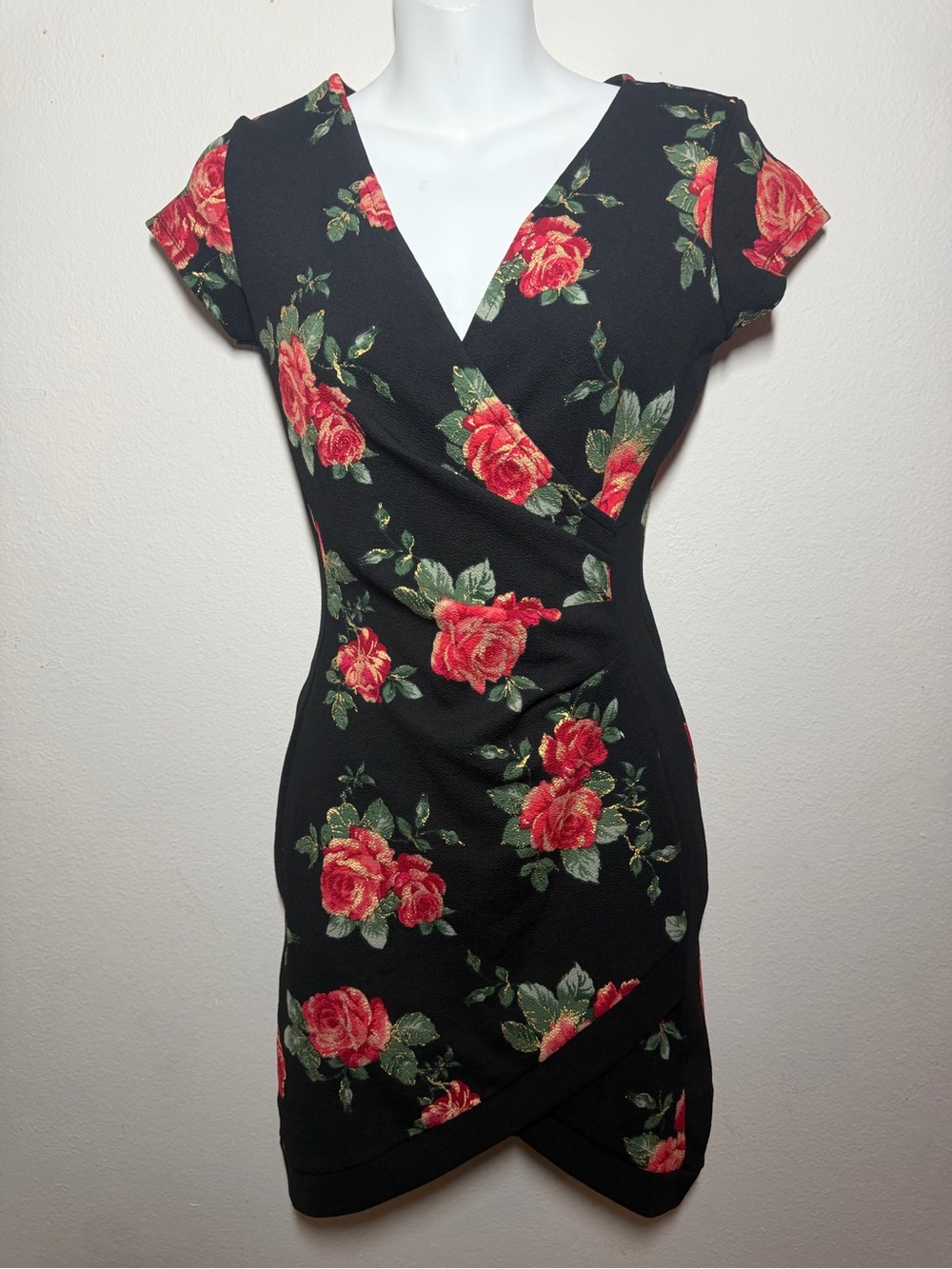 Homecoming Dress. Cute, Minidress, roses.